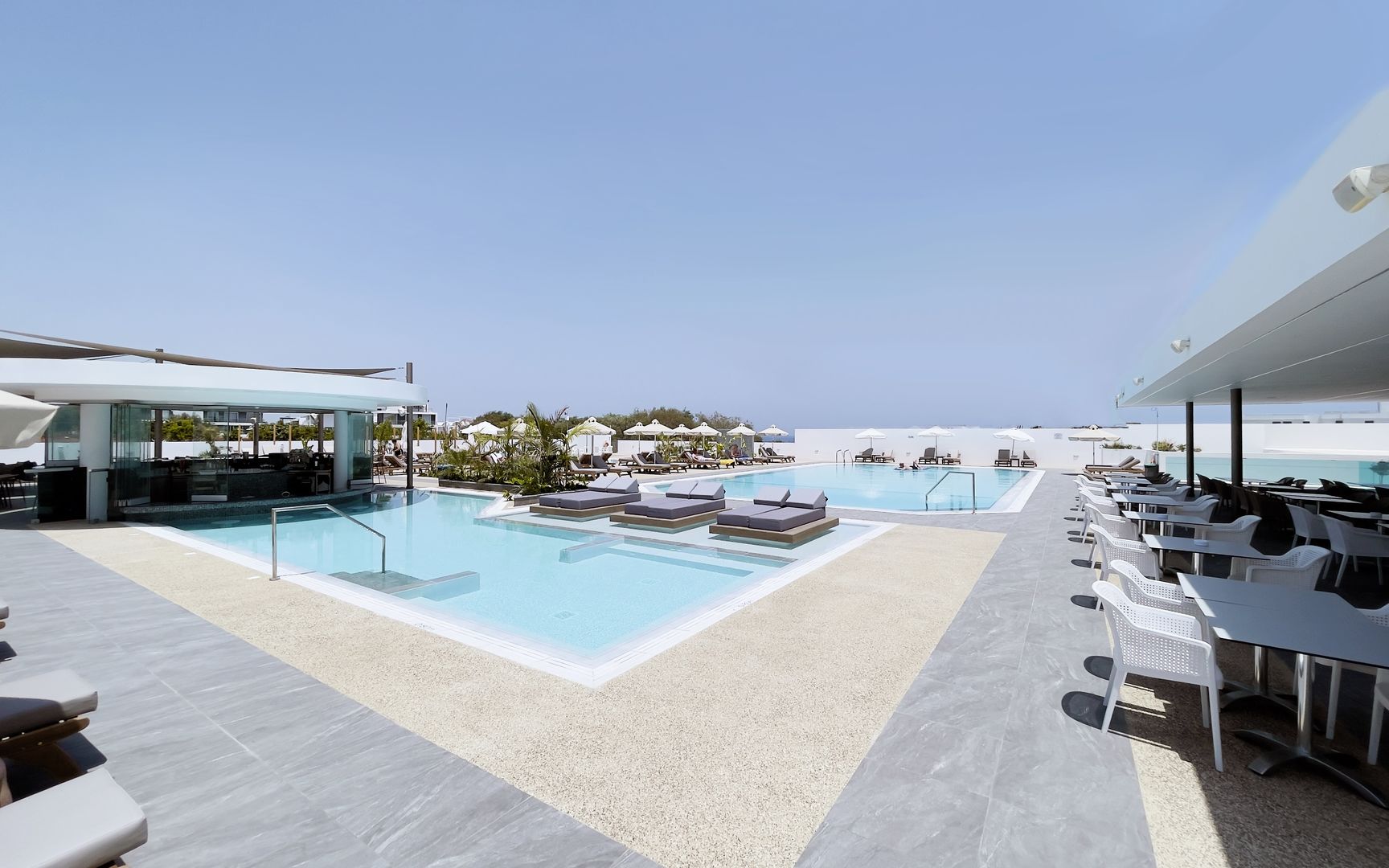 Kapetanios Bay Hotel – Zwembad met terras, Protaras
