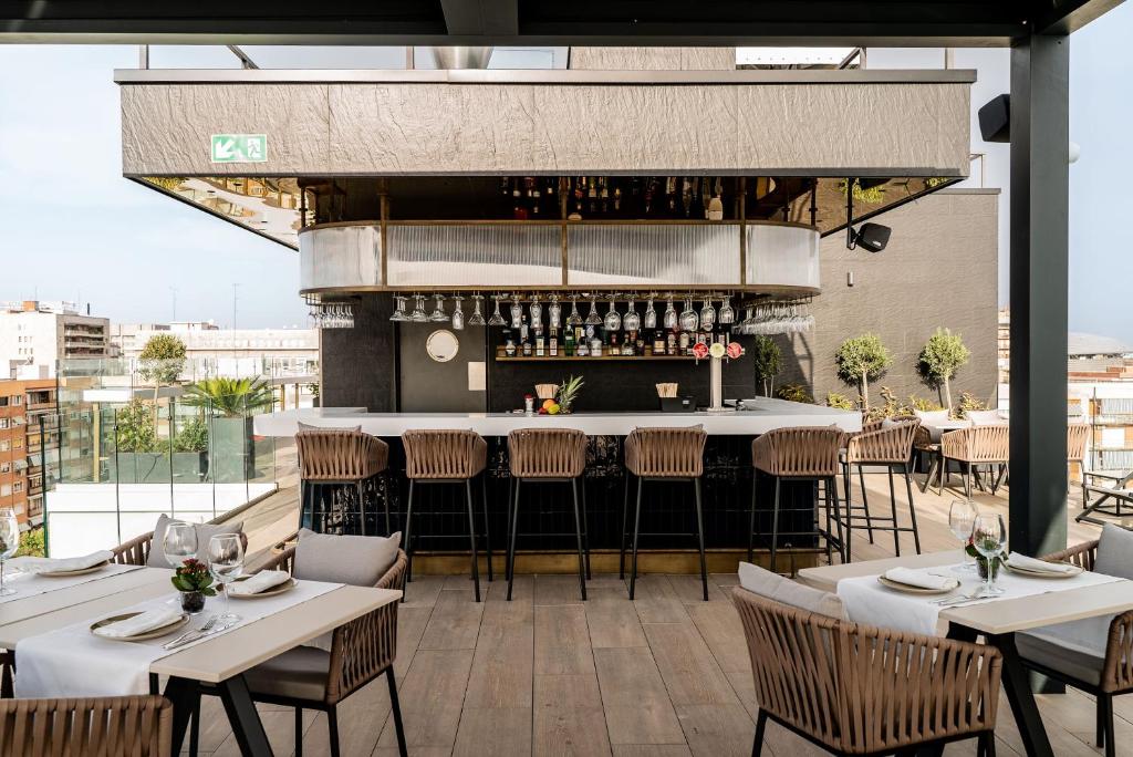 H10 Tribeca – Dakbar, Madrid
