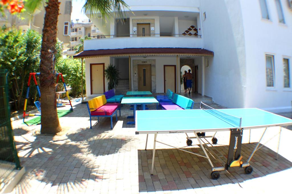 Bora Bora Butik – Tuin met pingpongtafel, Tosmur