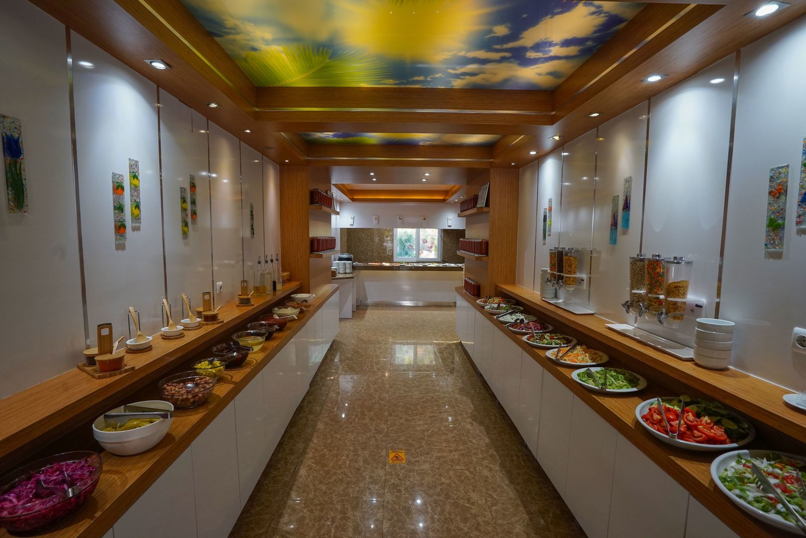 Bora Bora Butik – Ontbijtbuffet, Tosmur