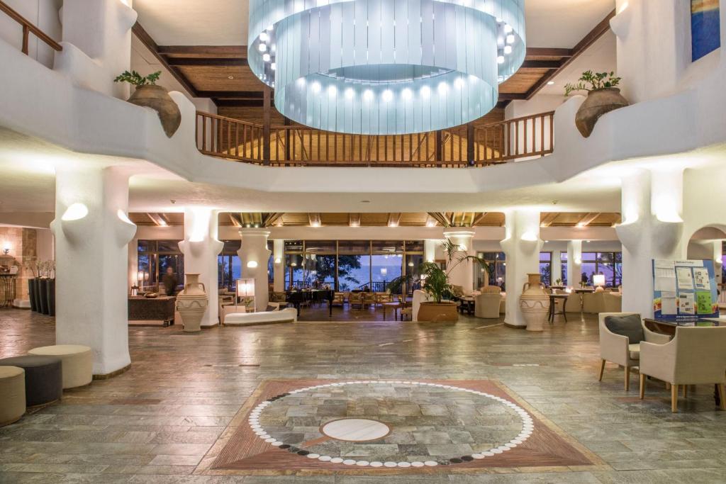 Coral Beach Hotel & Resort – Lobby, Coral Bay