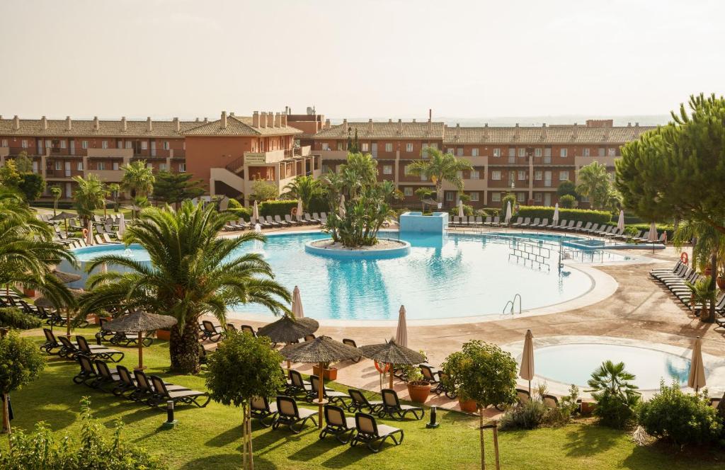 Aparthotel ILUNION Sancti Petri cover