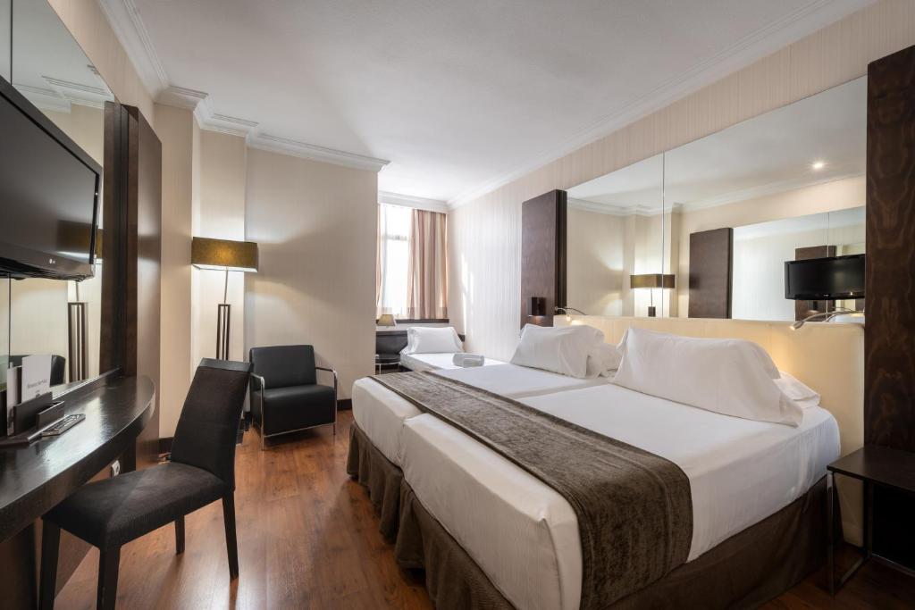 Saray – Kamer, Granada