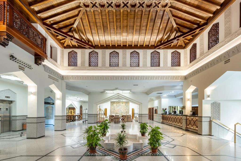 Saray – Hal met houten plafond, Granada