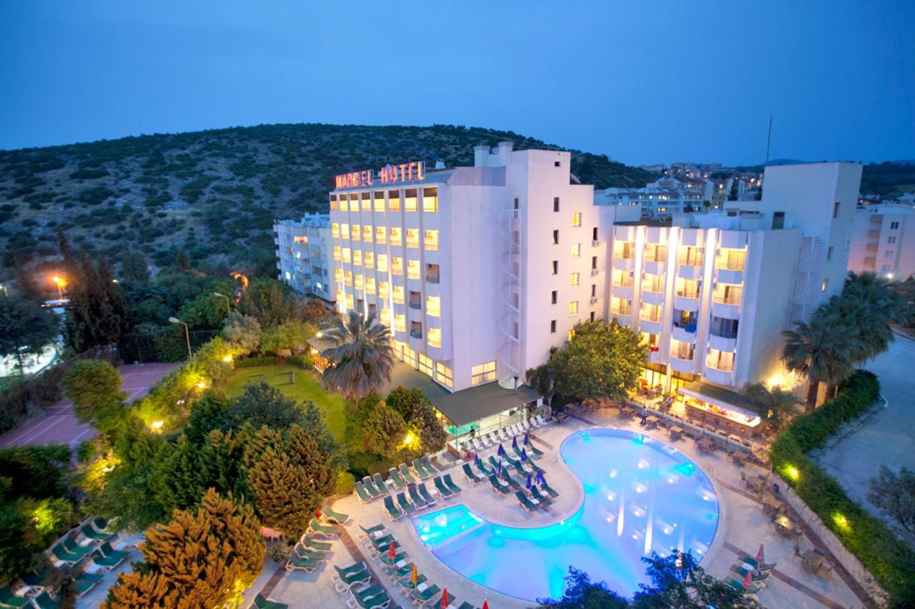 Marbel Hotel by Palm Wings – Hotel bij avond, Kusadasi