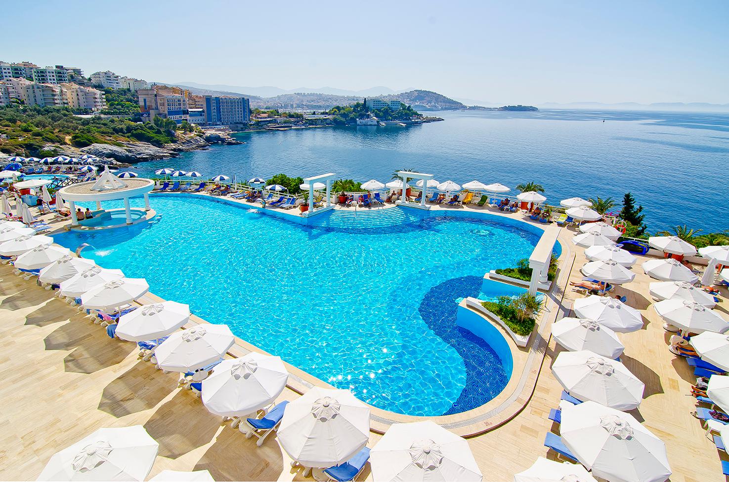Korumar Hotel De Luxe – Zwembad aan baai, Kusadasi