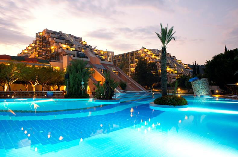 Limak Limra Hotel & Resort – Zwembad bij schemer, Kiris
