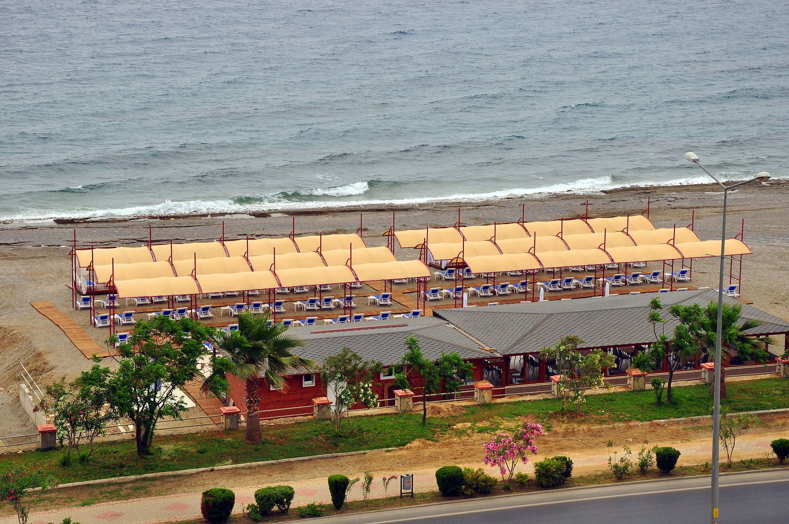 Sey Beach Hotel & Spa – Strand met strandbedden, Alanya