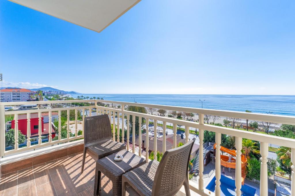 Sey Beach Hotel & Spa – Balkon met zeezicht, Alanya