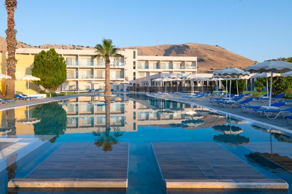 Olive Garden Hotel – Zwembad met ligbedden, Lardos