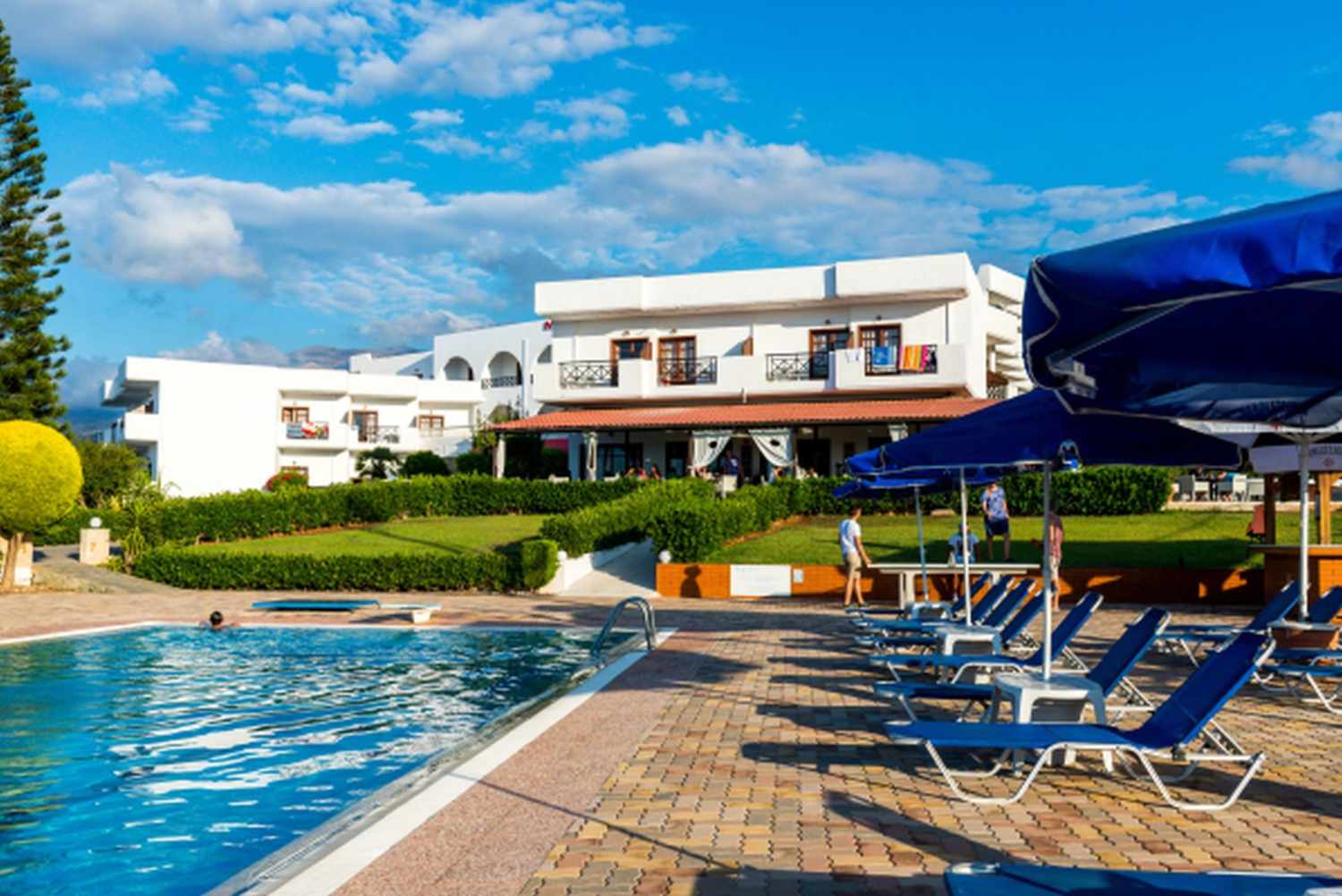 Hotel Matheo Villas & Suites – Zwembad en hotel, Malia