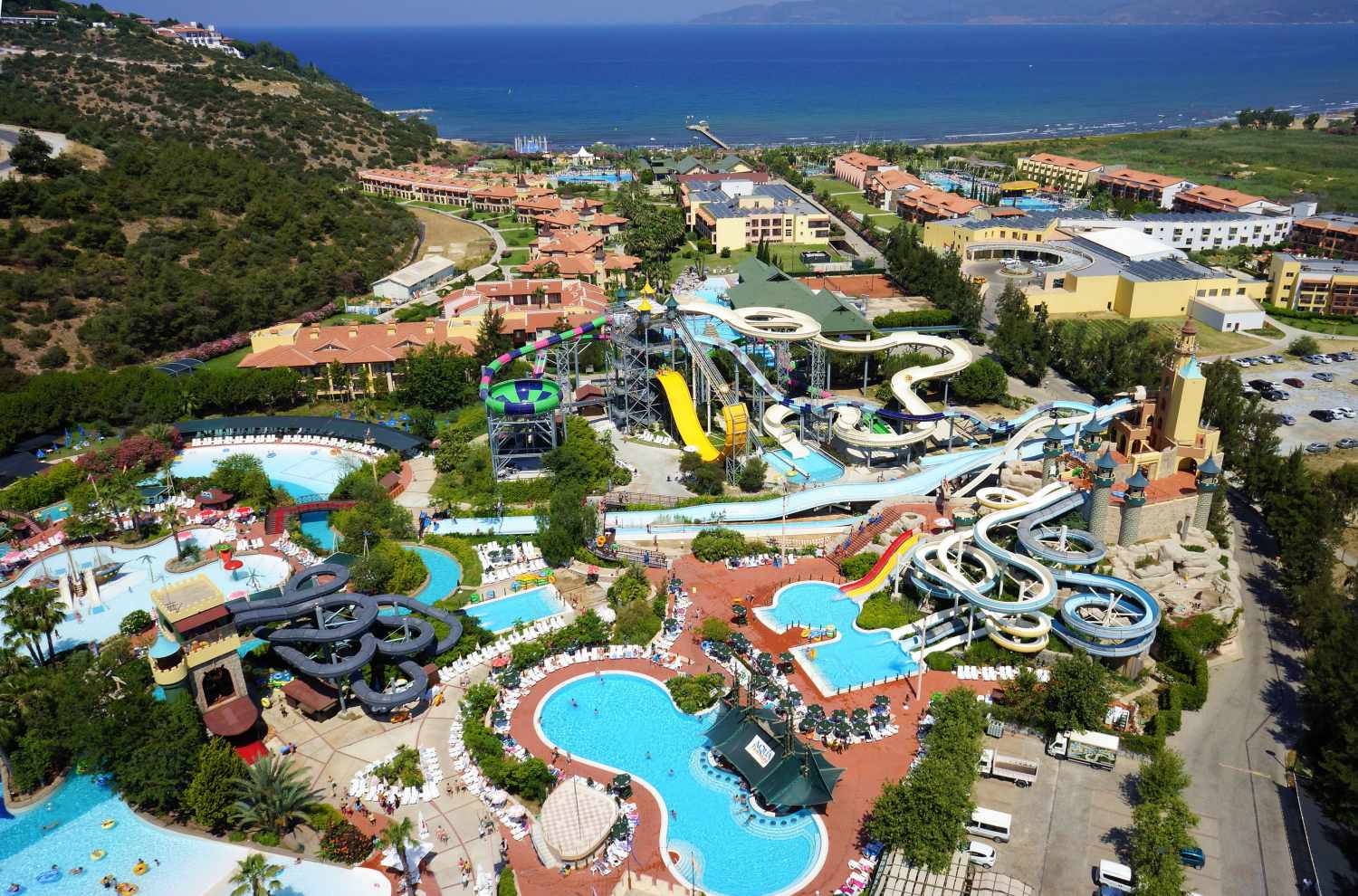 Aqua Fantasy Aquapark Hotel & Spa – Waterpark en resort van boven, Kusadasi