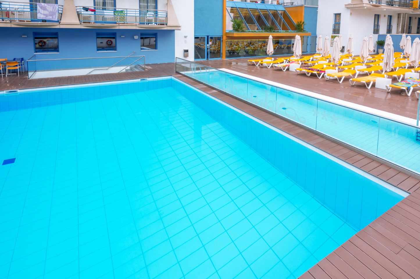 Hotel Alhambra – Zwembad met ligbedden, Santa Susanna