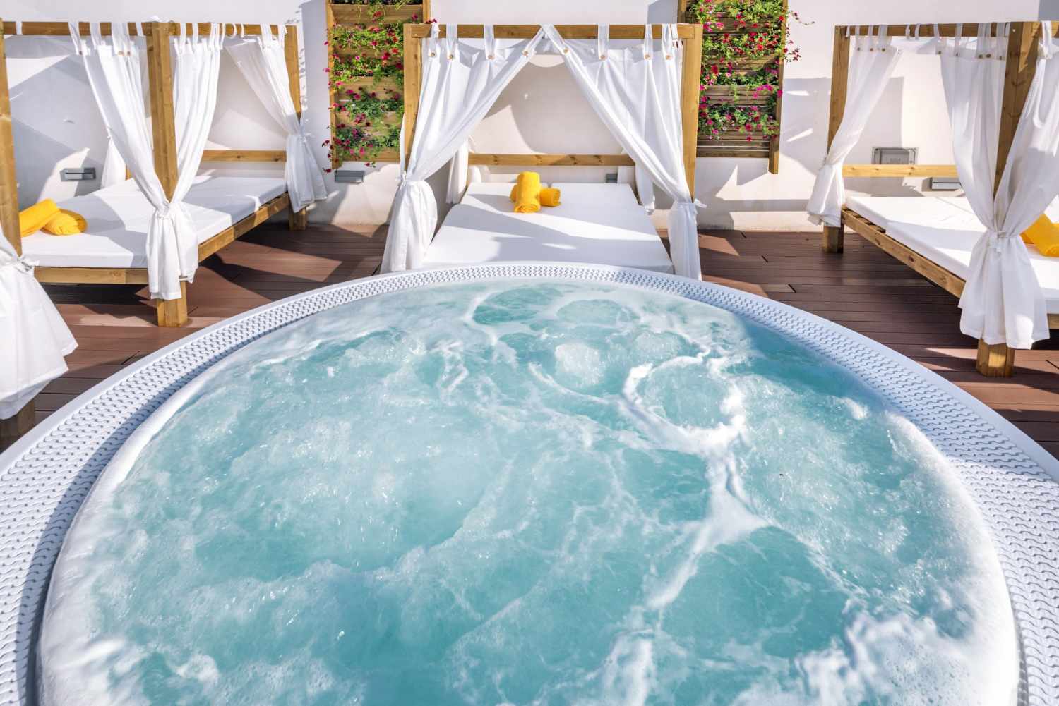 Hotel Alhambra – Jacuzzi met bedden, Santa Susanna