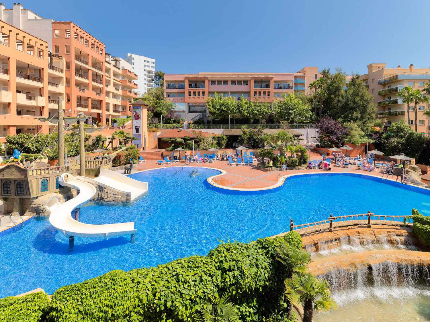 H10 Mediterranean Village – Zwembad met glijbaan, Salou