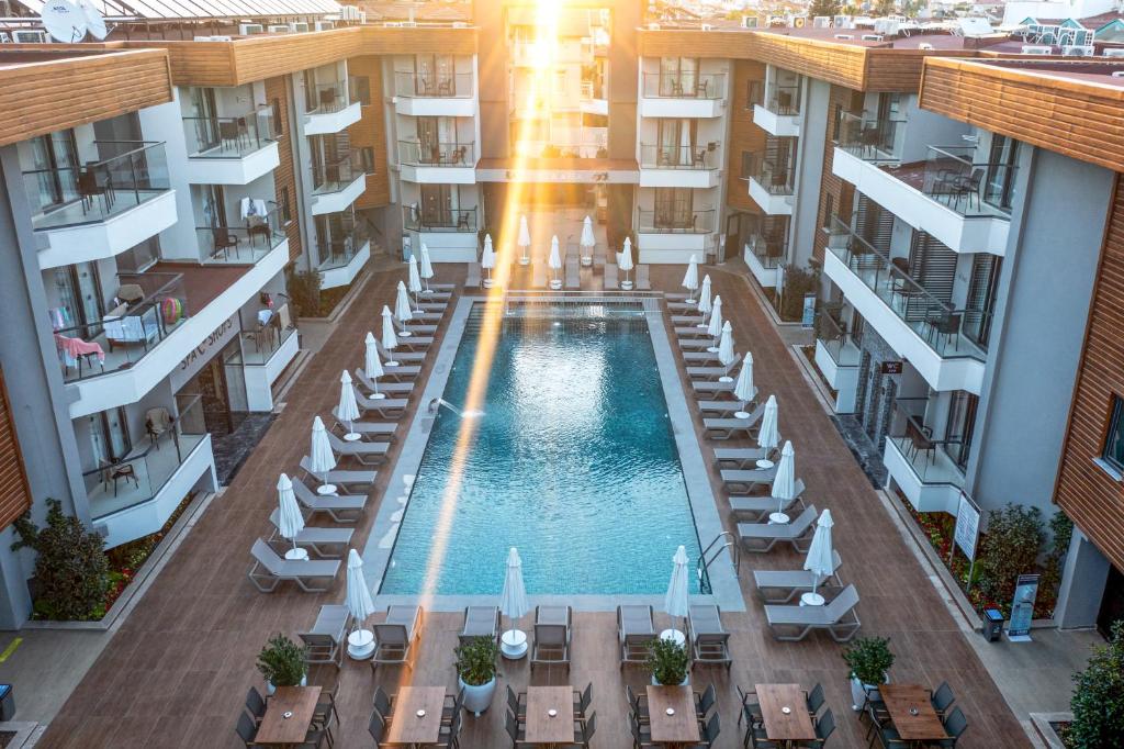 Side Amour Hotel – Zwembad van boven, Side