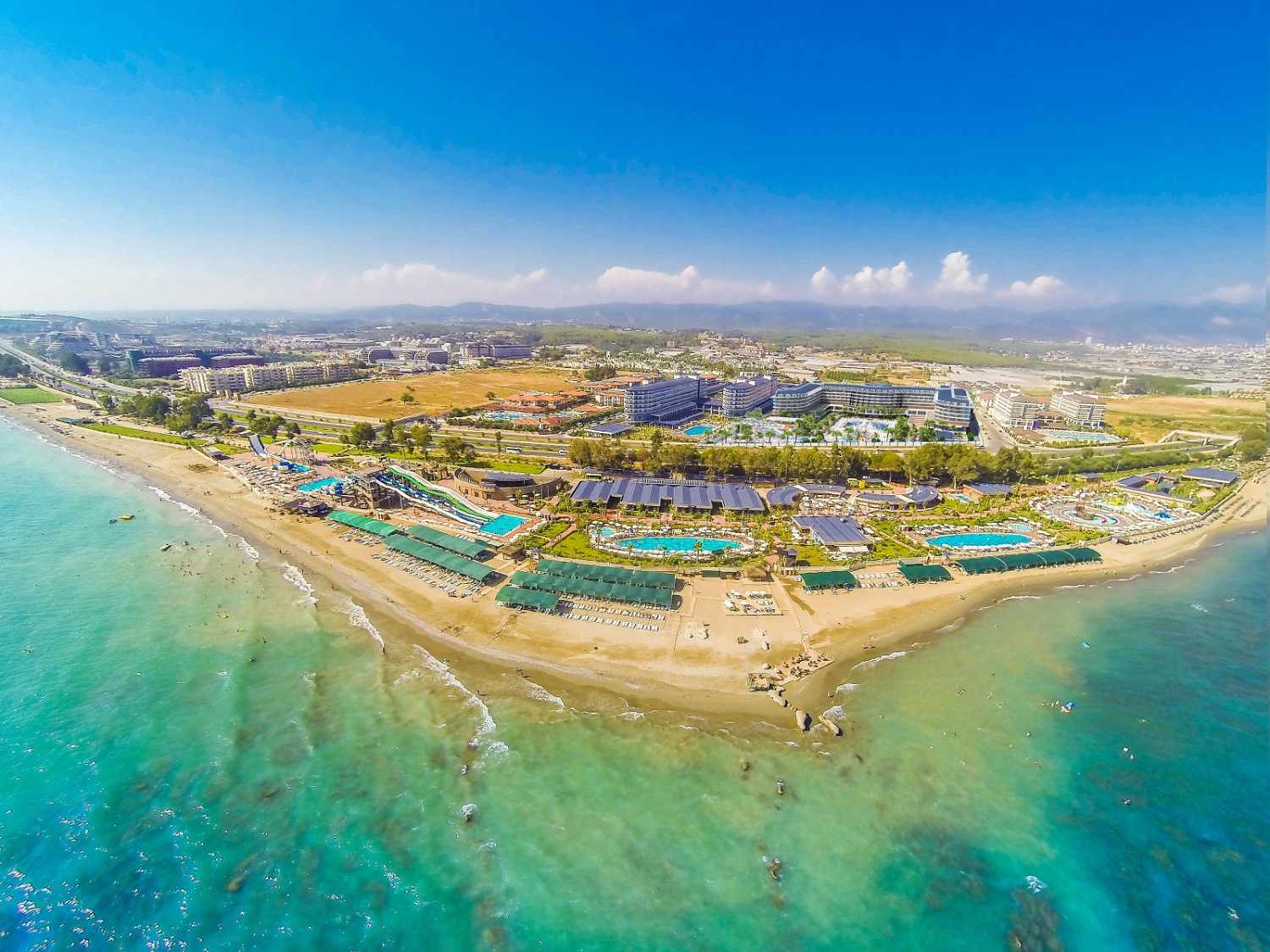 Eftalia Ocean Hotel – Strand en baai van boven, Turkler