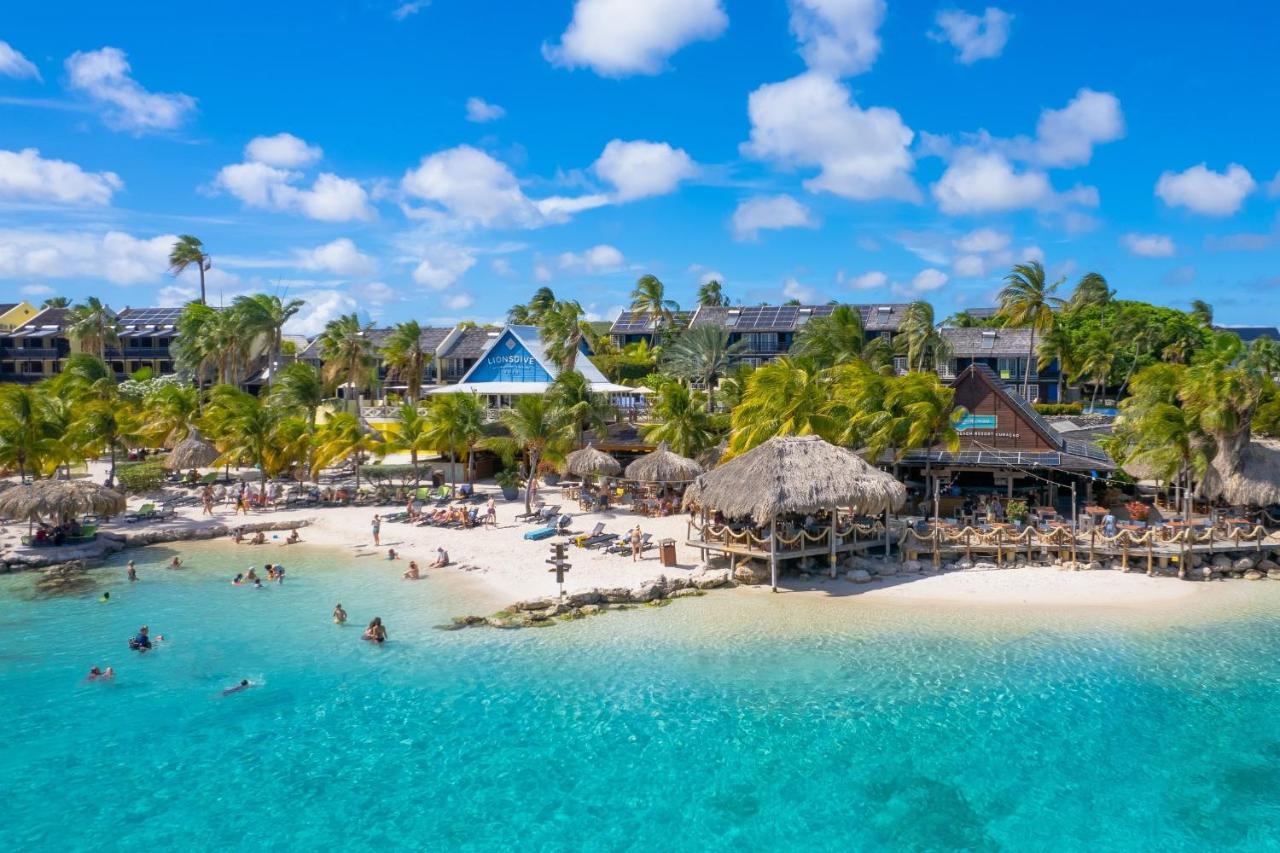 LionsDive Beach Resort – Strand met resort, Mambo Beach