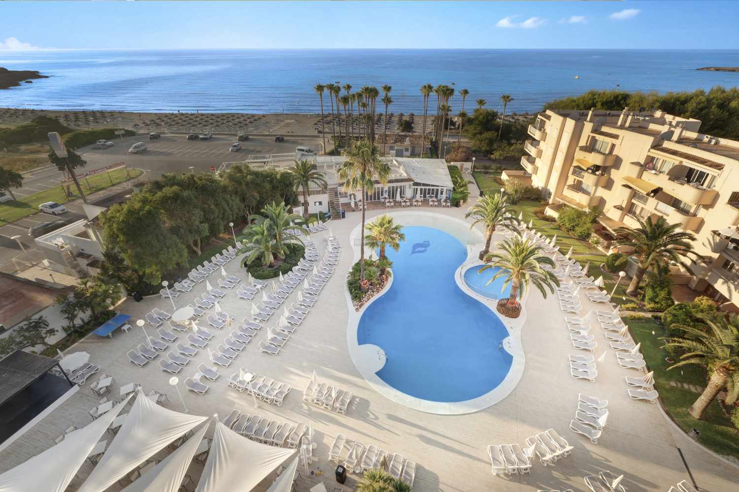 THB Sa Coma Platja – Zwembad van boven, Sa Coma