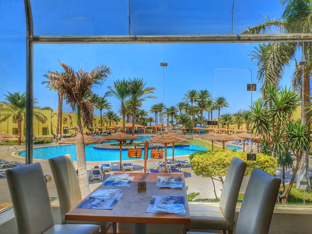 Palm Beach Resort – Restaurant met zwembadzicht, Hurghada