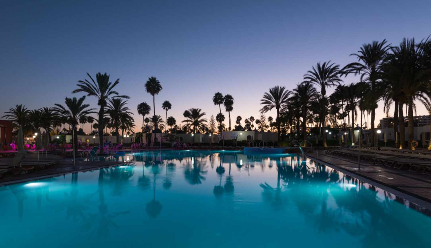 HD Parque Cristóbal Gran Canaria – Zwembad bij avond, Playa del Ingles