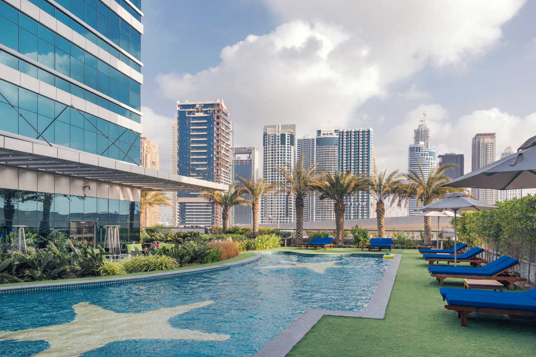 Stella Di Mare Dubai Marina Hotel – Dakzwembad met skyline, Dubai