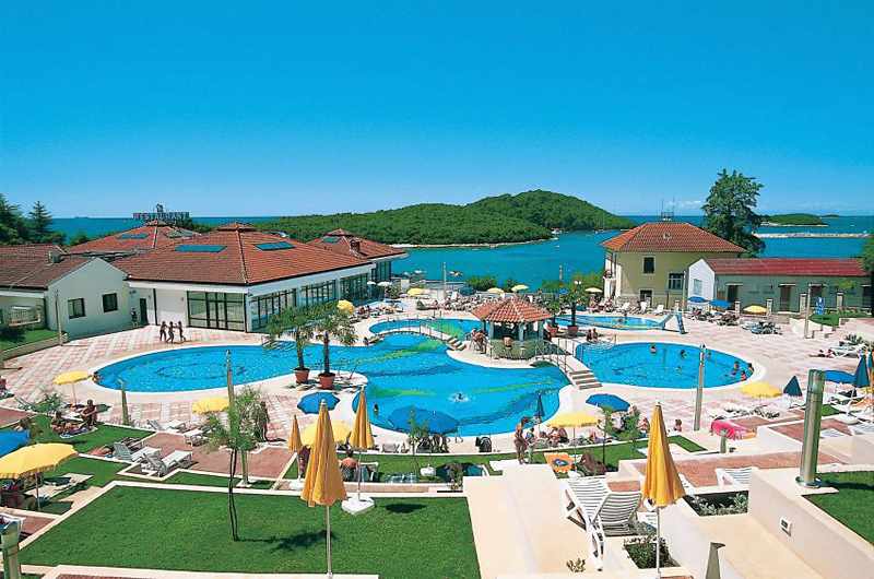 Resort Belvedere – Zwembaden met parasols, Vrsar