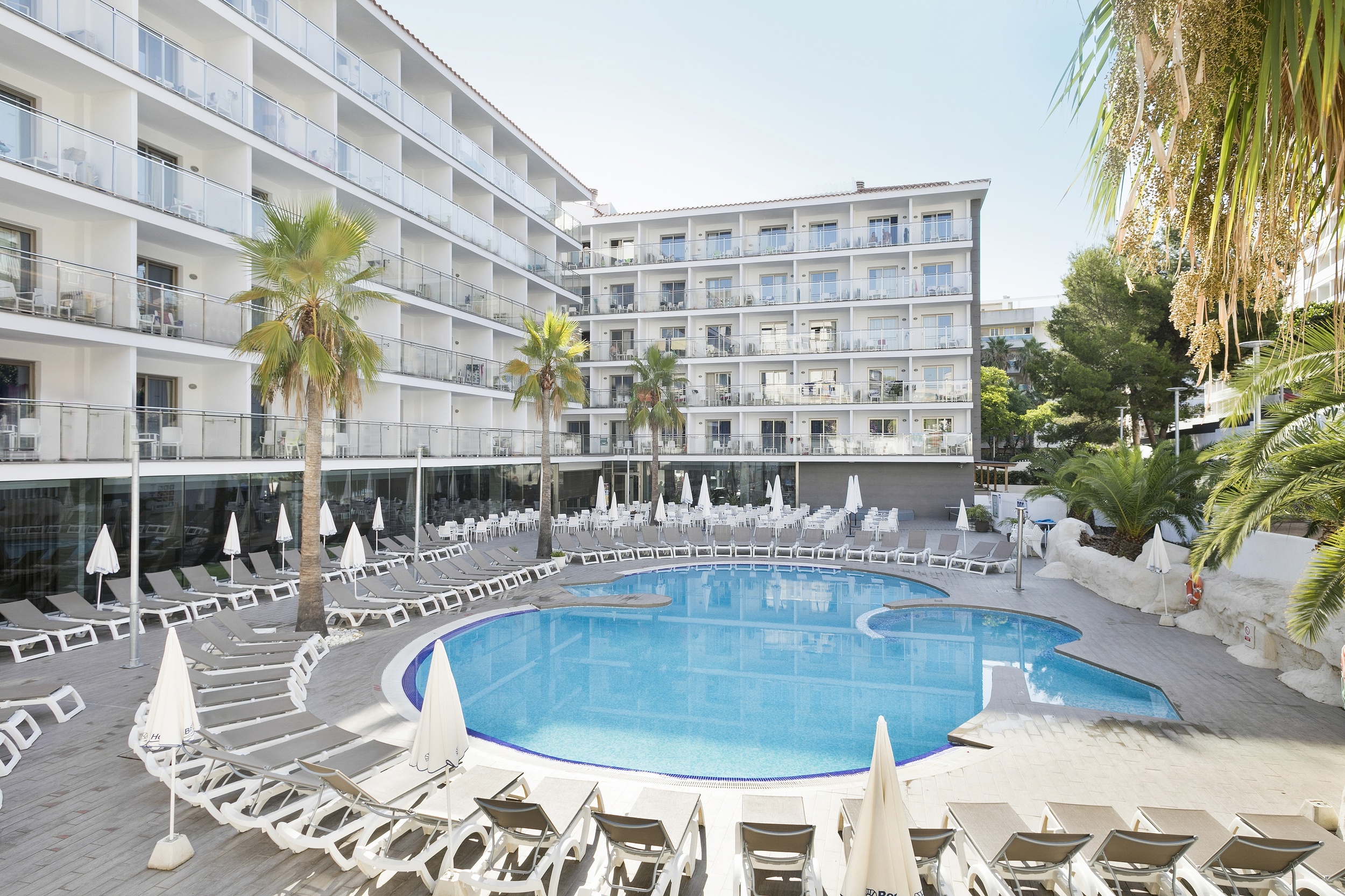 Best San Francisco – Zwembad en palmen, Salou