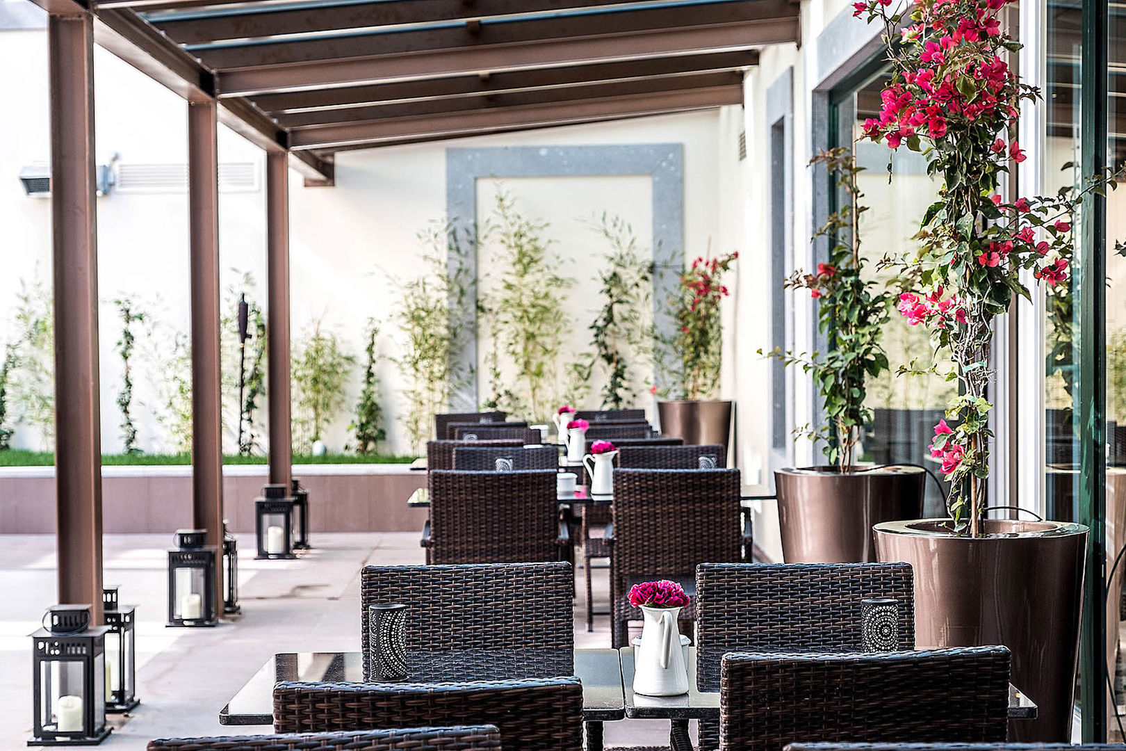 Vila Galé Porto Ribeira – Patio met bloemen, Porto