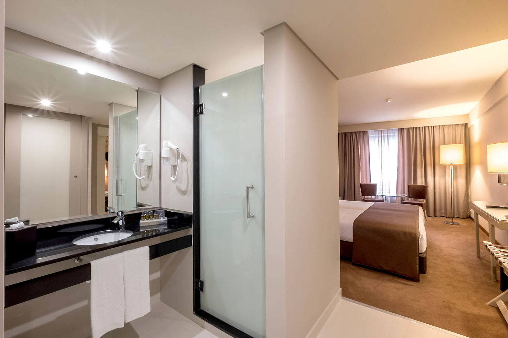 Vila Galé Porto Ribeira – Badkamer, Porto