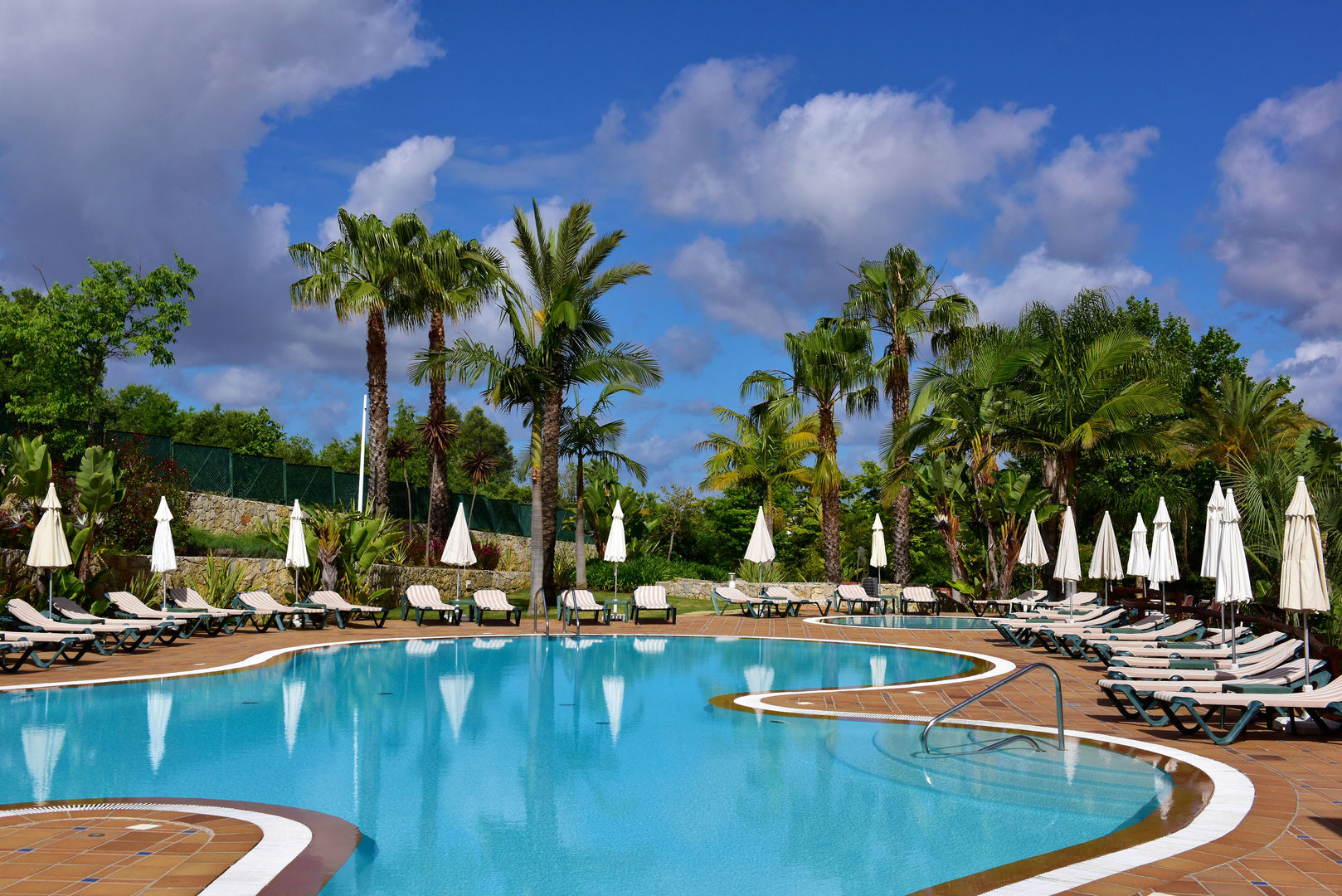 Pestana Alvor Park Beach Aparthotel – Zwembad met palmen, Alvor