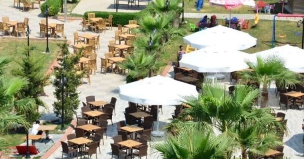 Club Side Coast Hotel – Terras met parasols, Colakli