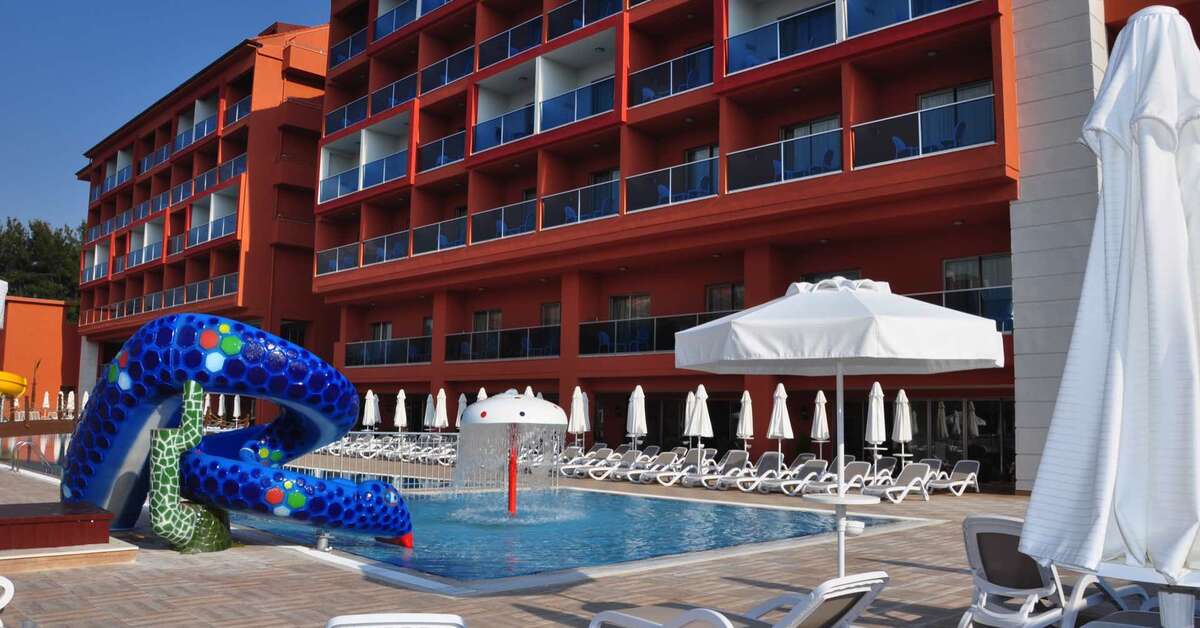 Club Side Coast Hotel – Zwembad met glijbaan, Colakli