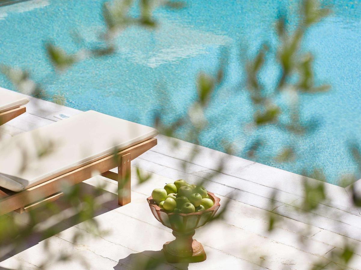 Grecotel Villa Oliva – Zwembad met olijftak, Adelianos Kambos