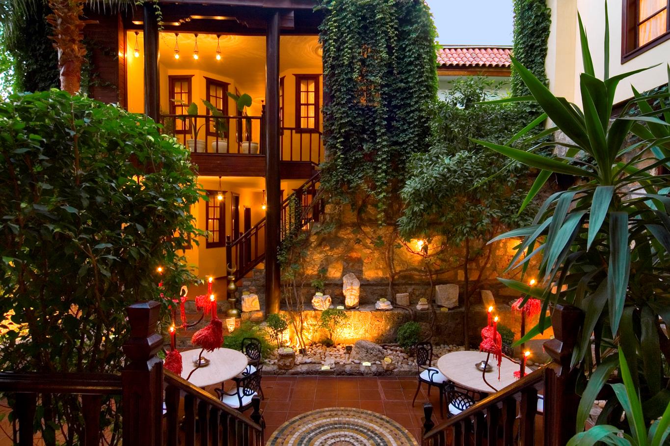 Alp Pasa Hotel – Tuin met terras, Antalya