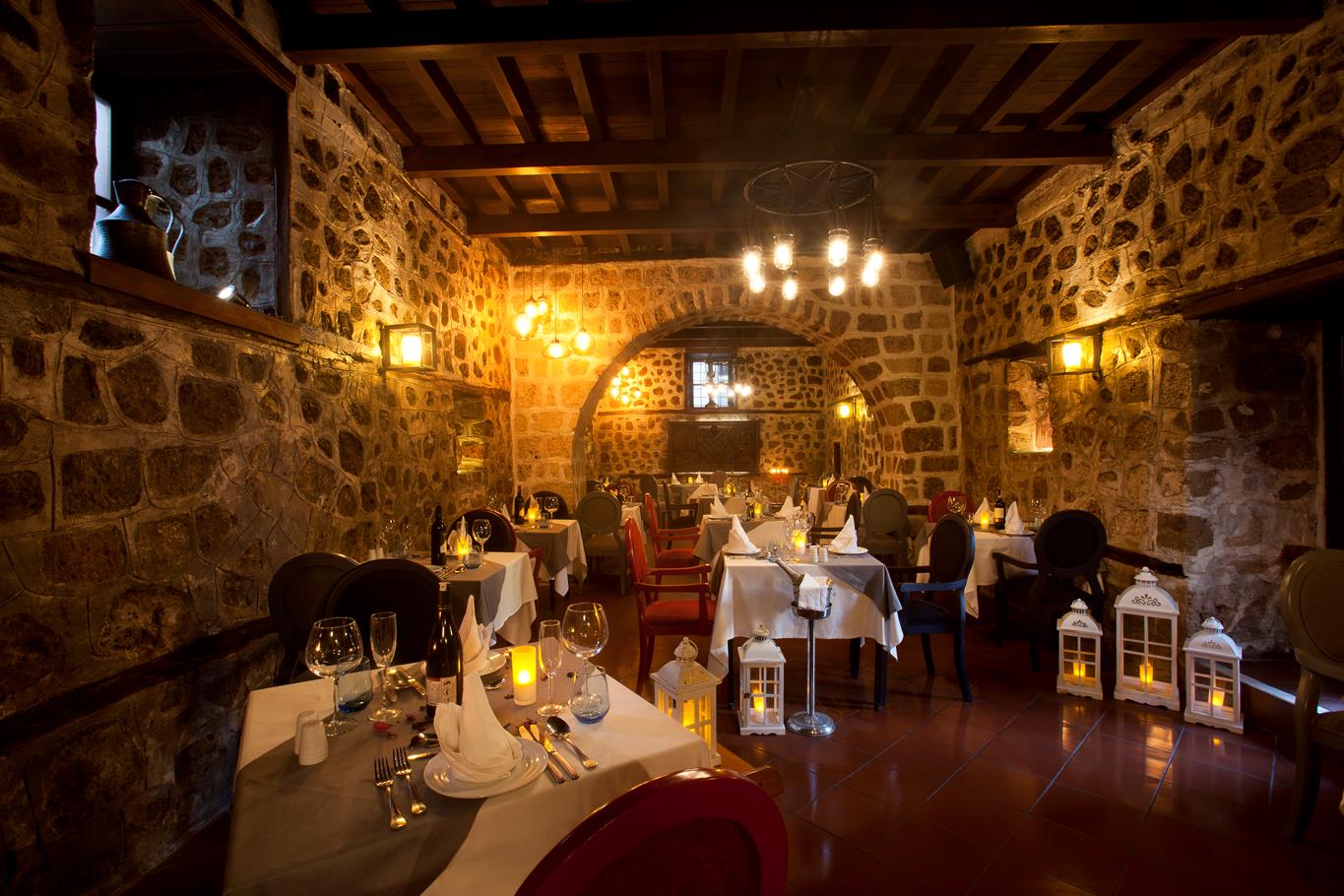 Alp Pasa Hotel – Stenen restaurant, Antalya