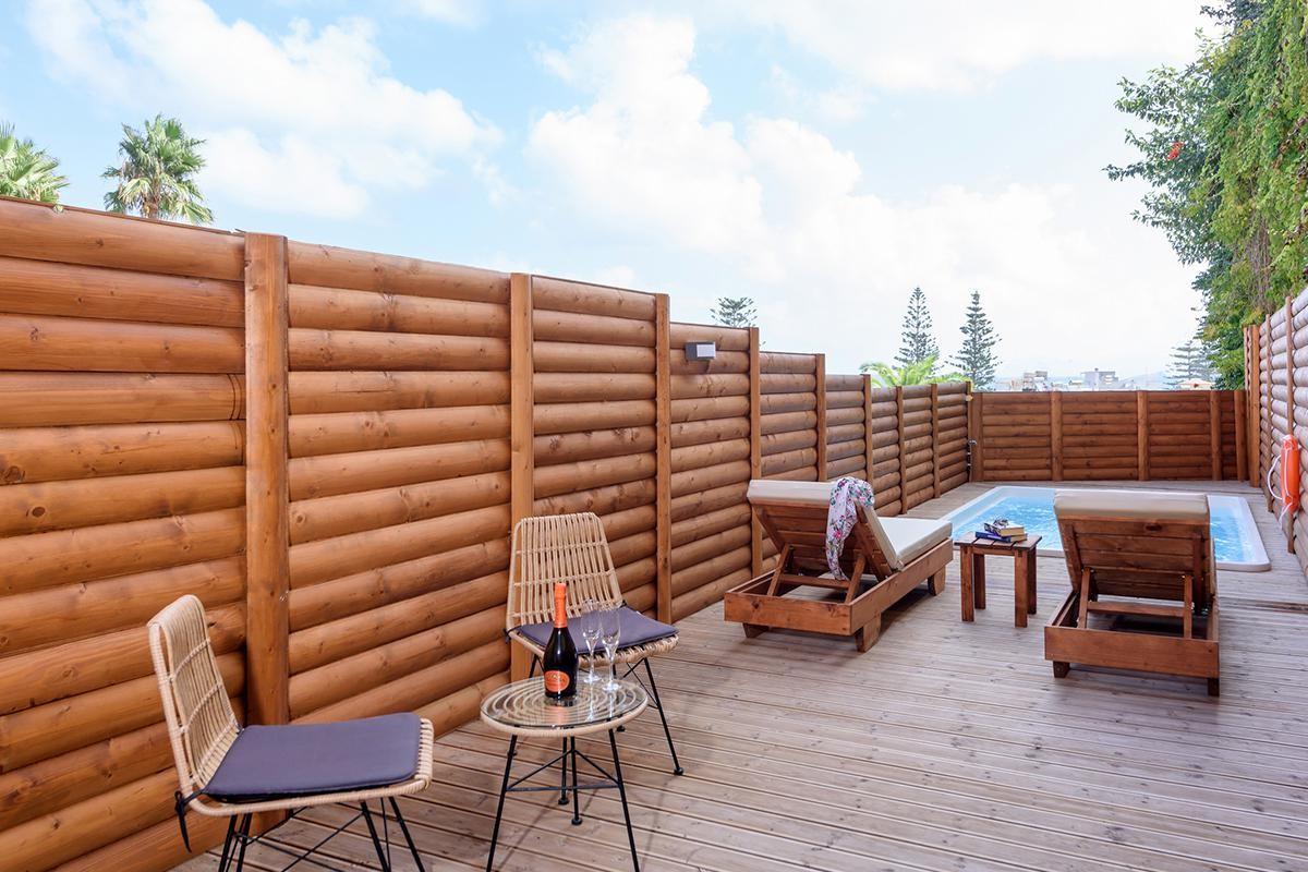 Theo Hotel – Privéterras met pool, Agia Marina