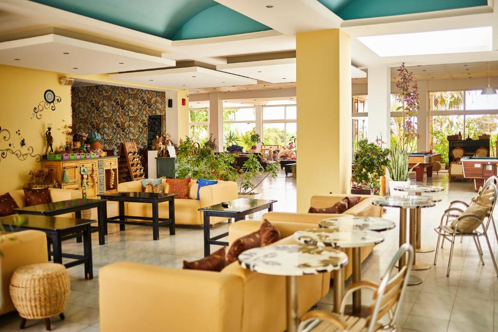 Rhodian Sun – Lounge, Theologos