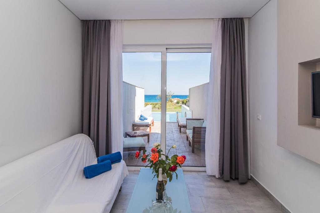 Belussi Beach Hotel & Suites – Kamer met balkon, Drosia