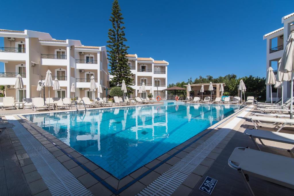 Maistrali Hotel – Zwembad en appartementen, Tragaki