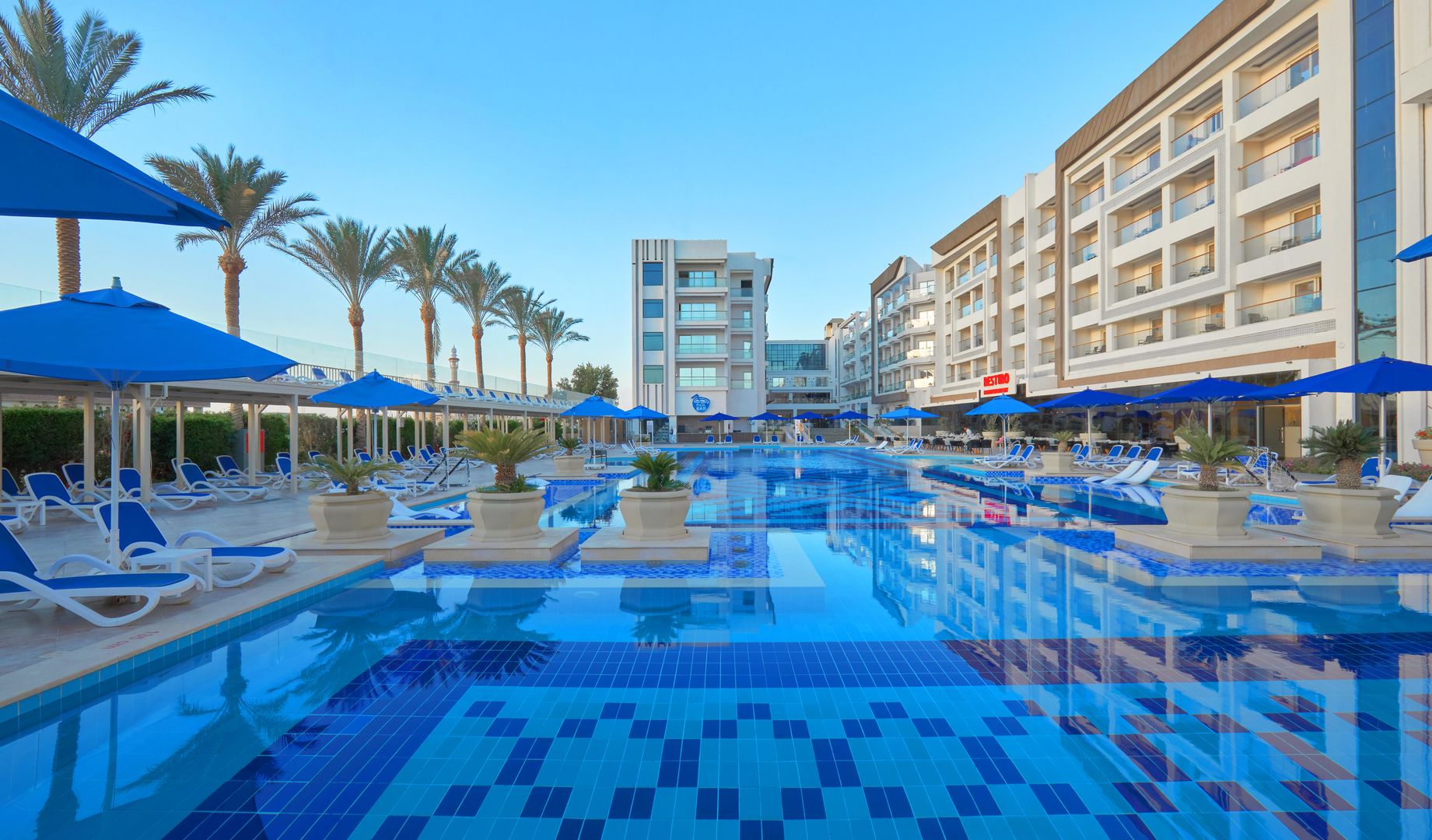 Bellagio Beach Resort & Spa – Zwembad en hotel, Hurghada