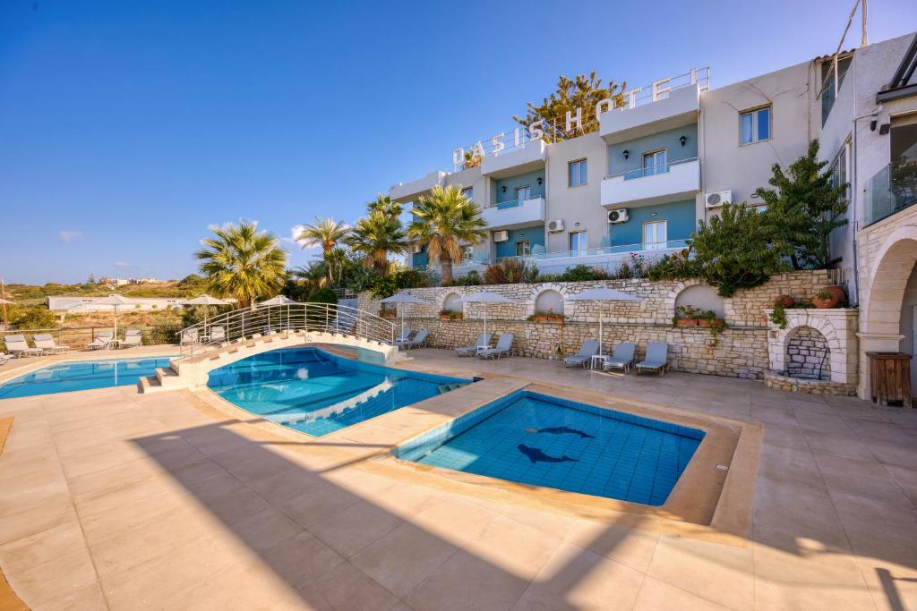 Oasis Hotel – Zwembad met uitzicht, Perama