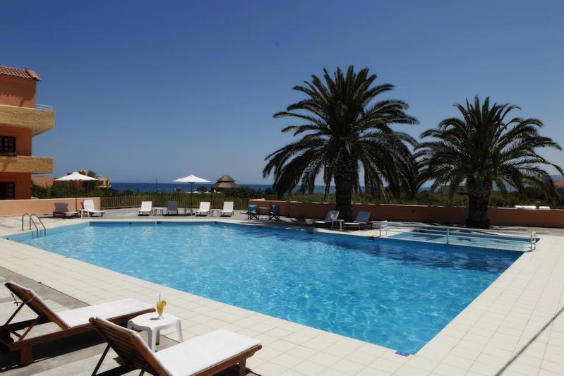 Summer Beach Hotel – Zwembad met palmen, Georgioupolis