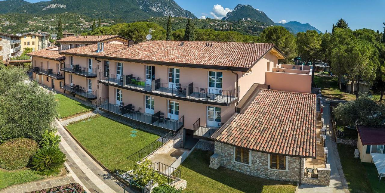 Hotel Regina Del Garda Suite – Hotel met bergzicht, Toscolano-Maderno