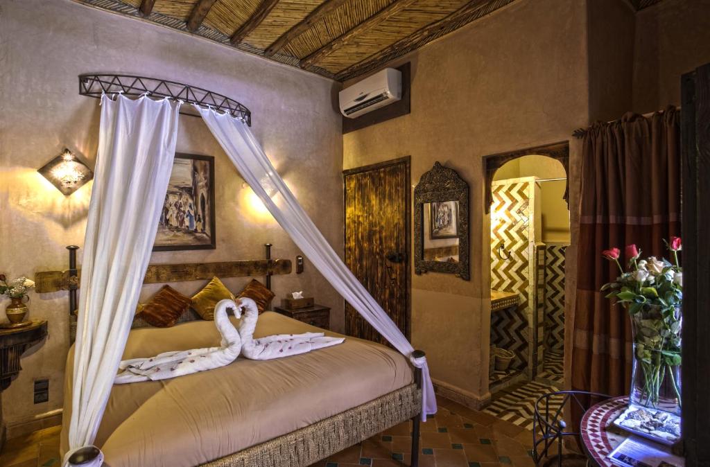 Kasbah Le Mirage – Slaapkamer met hemelbed, Marrakech