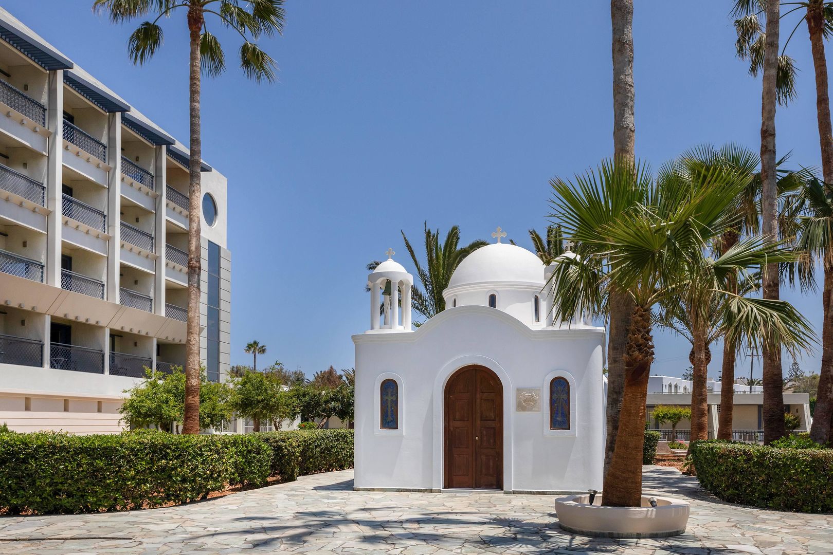 Sol Marina Beach Crete – Kapelletje in tuin, Kato Gouves