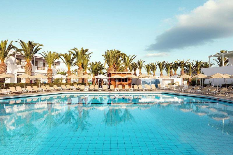 Sol Marina Beach Crete – Zwembad met palmen, Kato Gouves