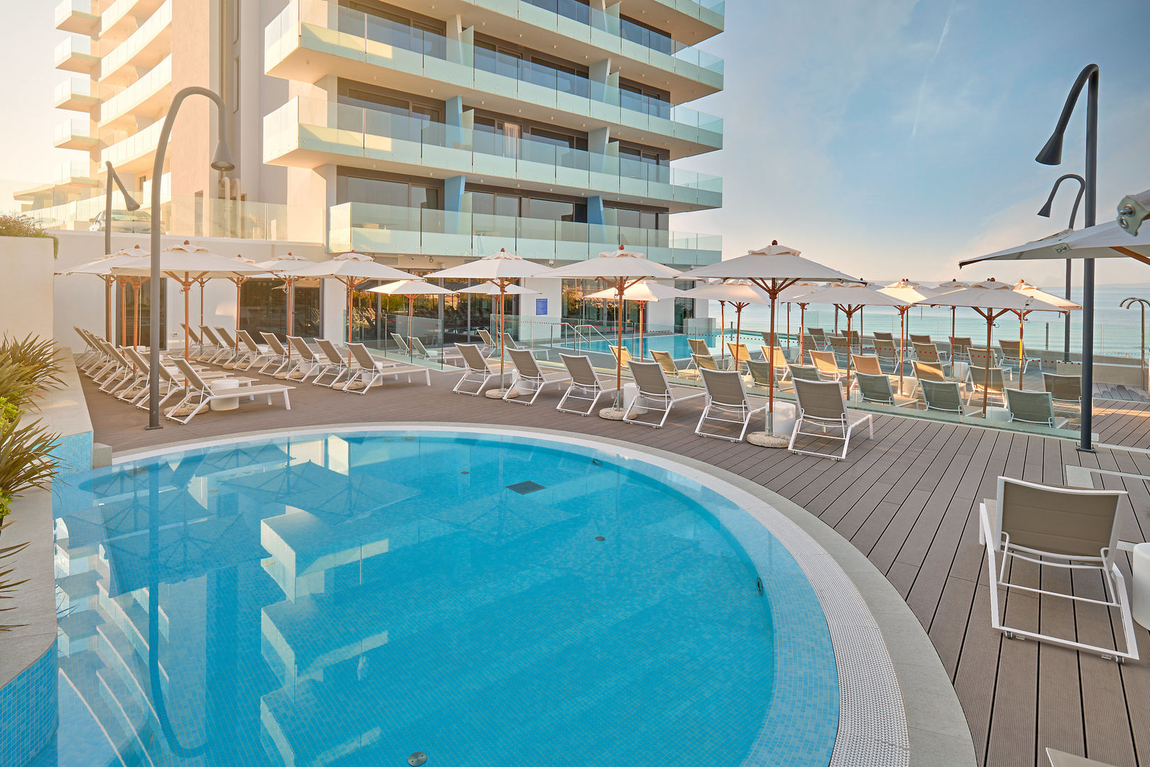 Amphora Hotel – Zwembad met ligbedden, Split