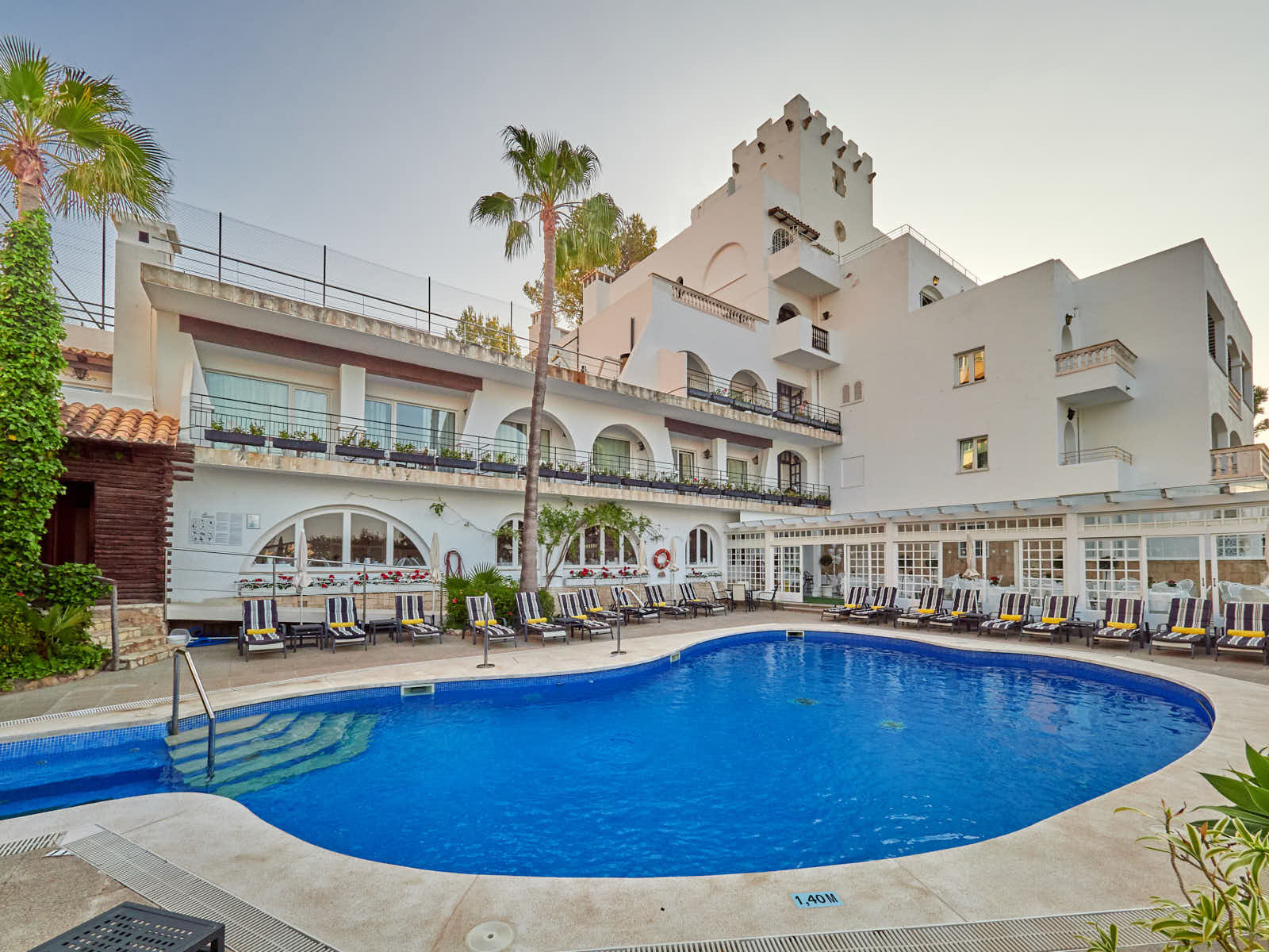 Hotel Bonsol Resort & Spa cover