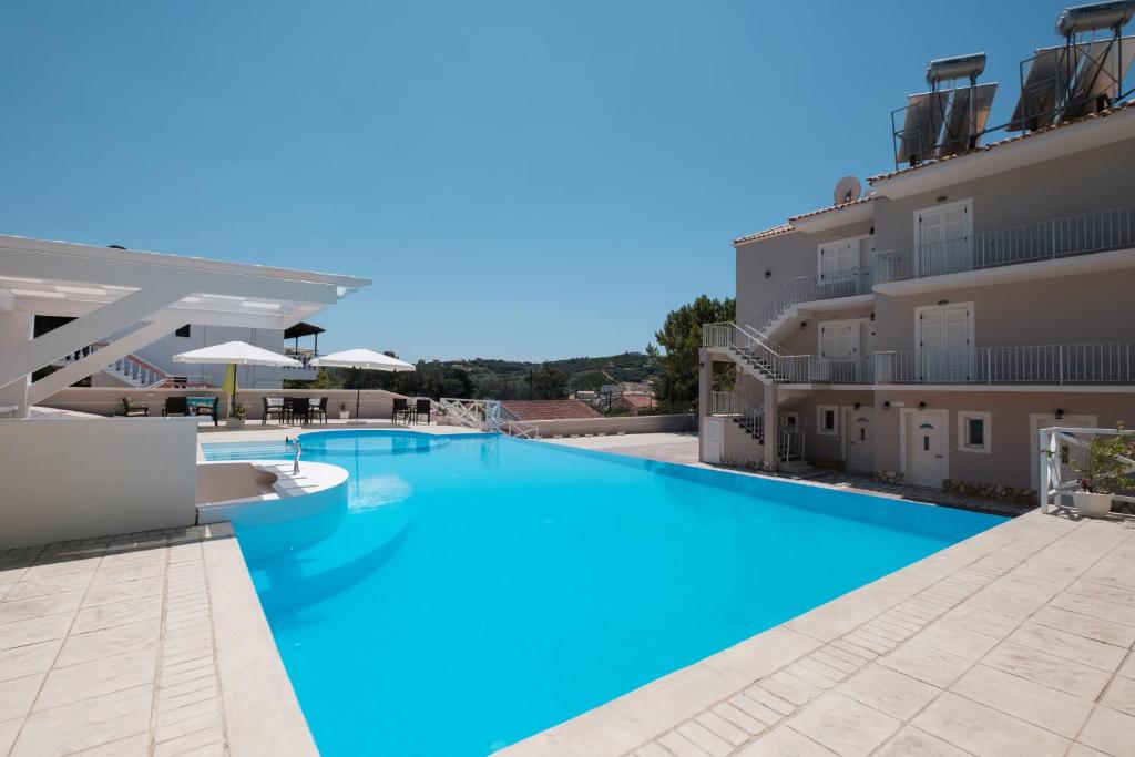 Kouros Apartments